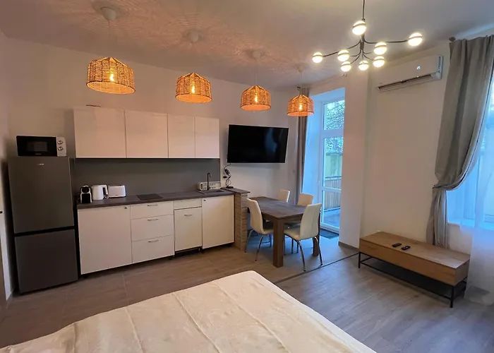 Quiet Luxury Oasis Near Szimpla - Balcony & 布达佩斯